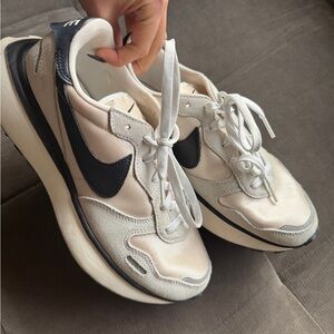 Women's Nike sneakers